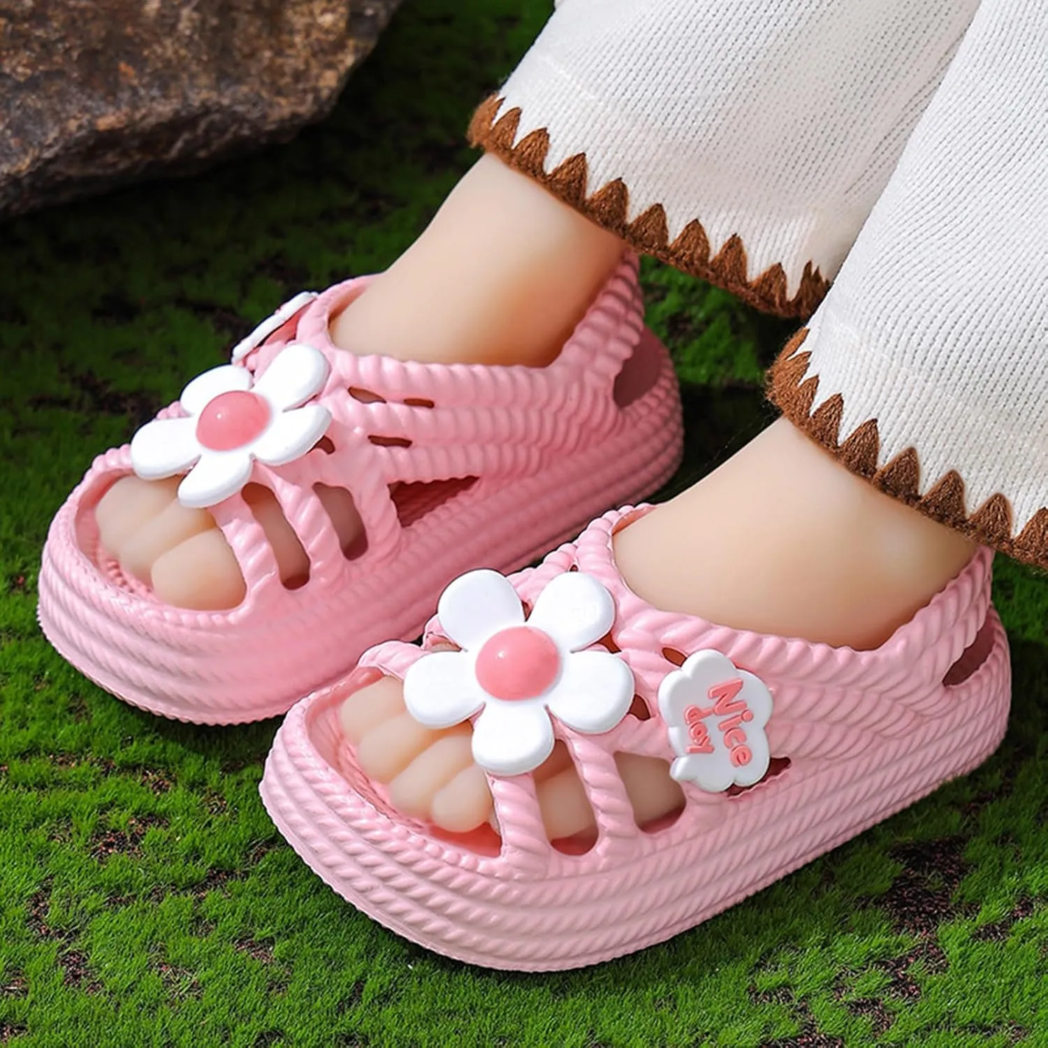 Boys Girls Sandals Comfortable Sandals For Girls In Summer With Soft Sole And Durable Properties Leather and Glitter Straps