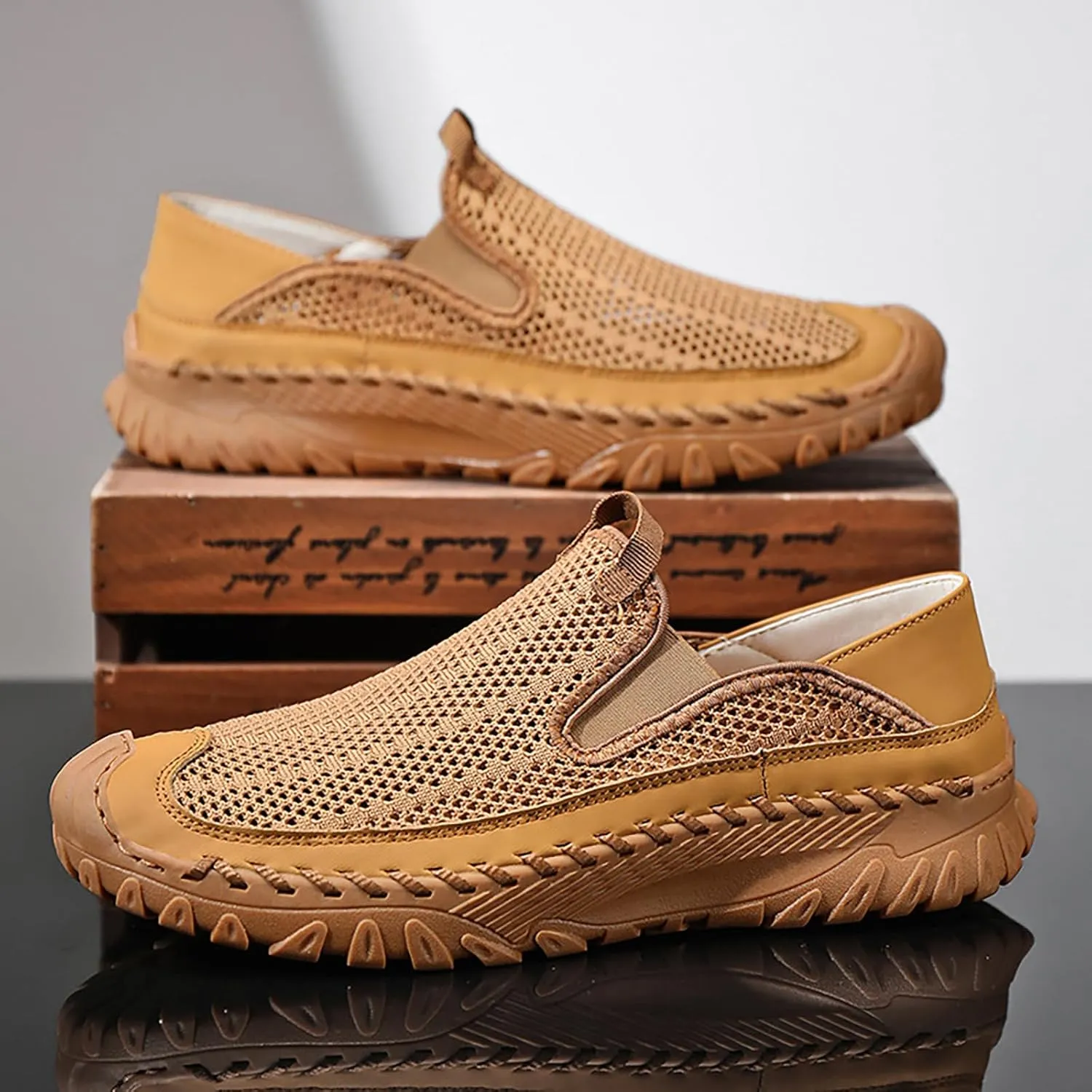 Men's Handmade Hollow Mesh Slip-On Loafers Comfortable Lightweight Breathable Closed Toe Walking Sandals Suitable for Outdoor Cross-Country Anti-Slip Hiking Sneakers