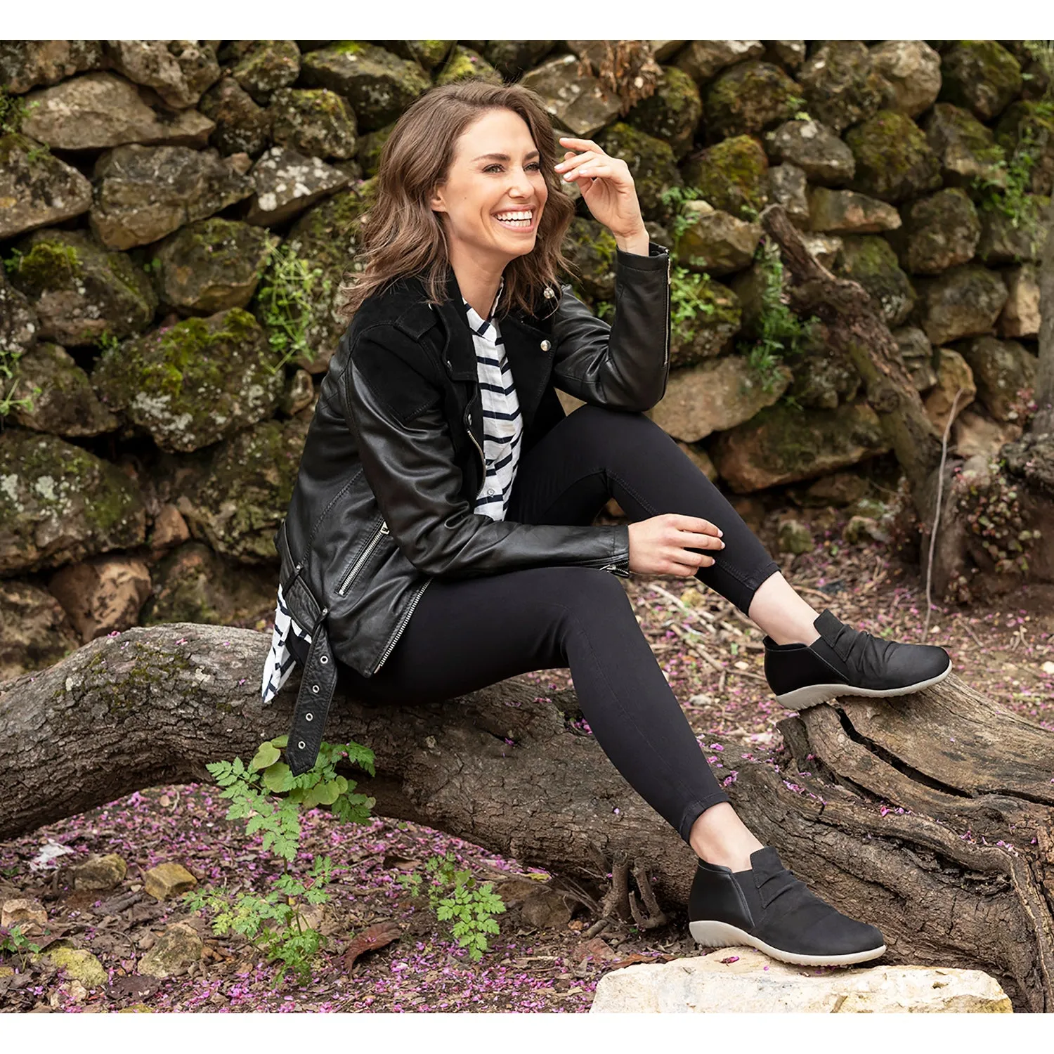Women's Naot Terehu Black Velvet Nubuck